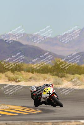 media/Oct-30-2022-CVMA (Sun) [[fb421c3cec]]/Race 5 Amateur Formula Middleweight/